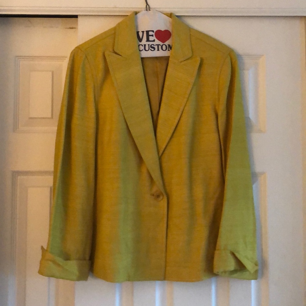 Yellow blazer